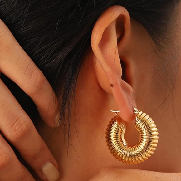 Hollow Earrings - Picture 12 of 13